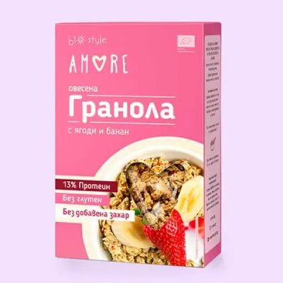 Овесена гранола с ягоди и банан